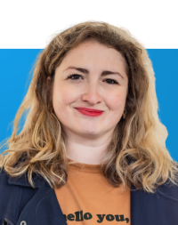 Portrait of Sophie Bonnevialle-Chesneau on blue background